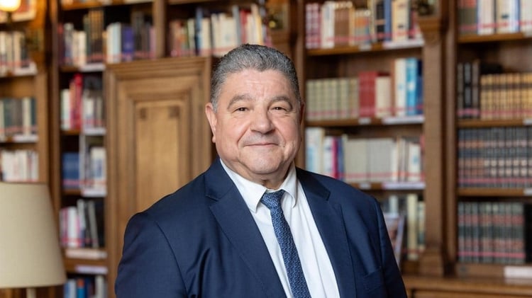 Analyse exclusive : Akli Mellouli répond au voyage du pape en Algérie