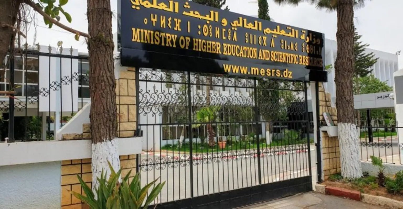 Recrutement en Algérie : 185 postes à pourvoir pour les titulaires de doctorat