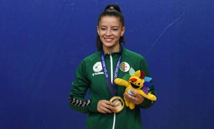 Le parcours bluffant de Louiza Abouriche en karaté