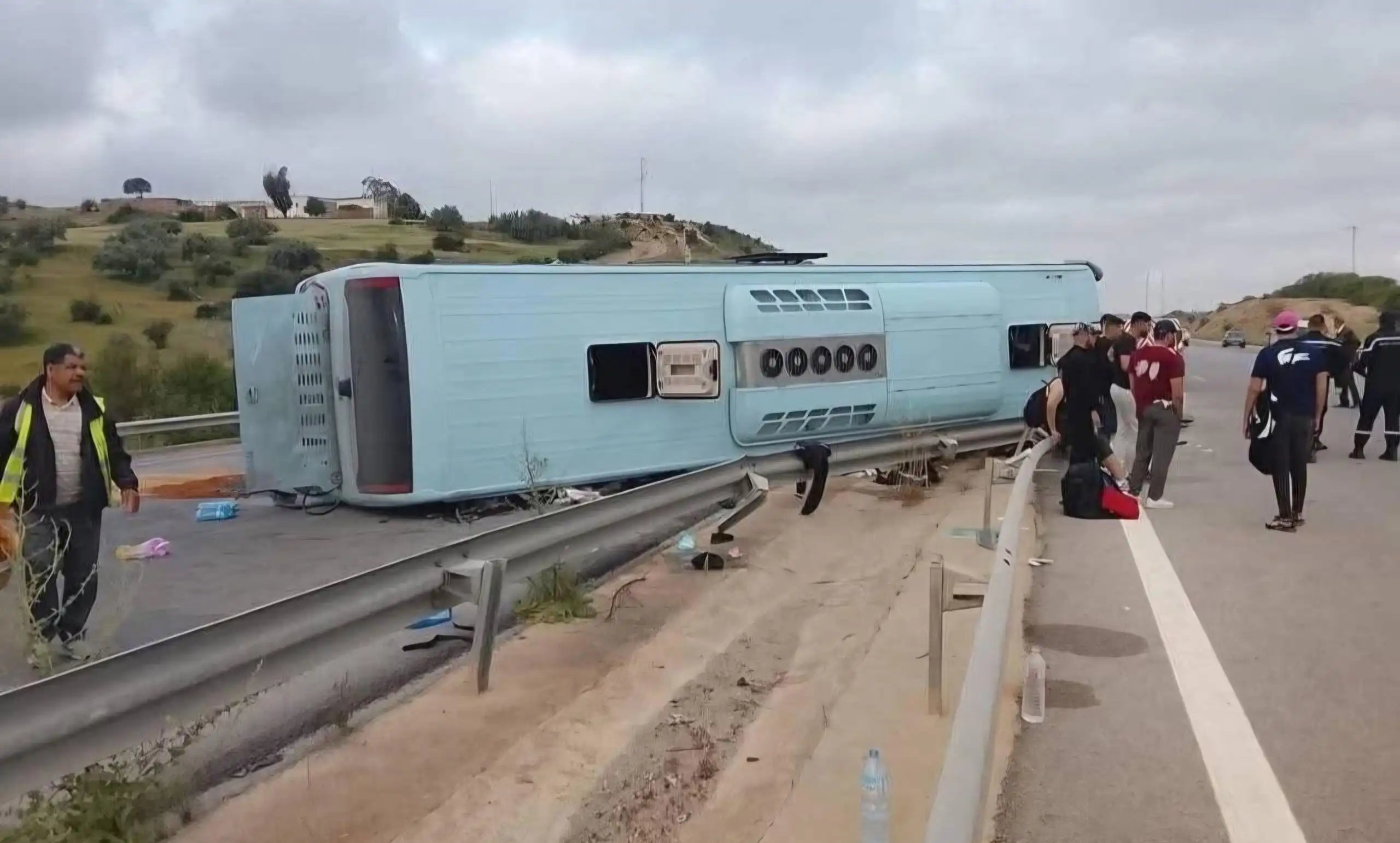 Tragédie en Tunisie : renversement d'un bus algérien, bilan lourd