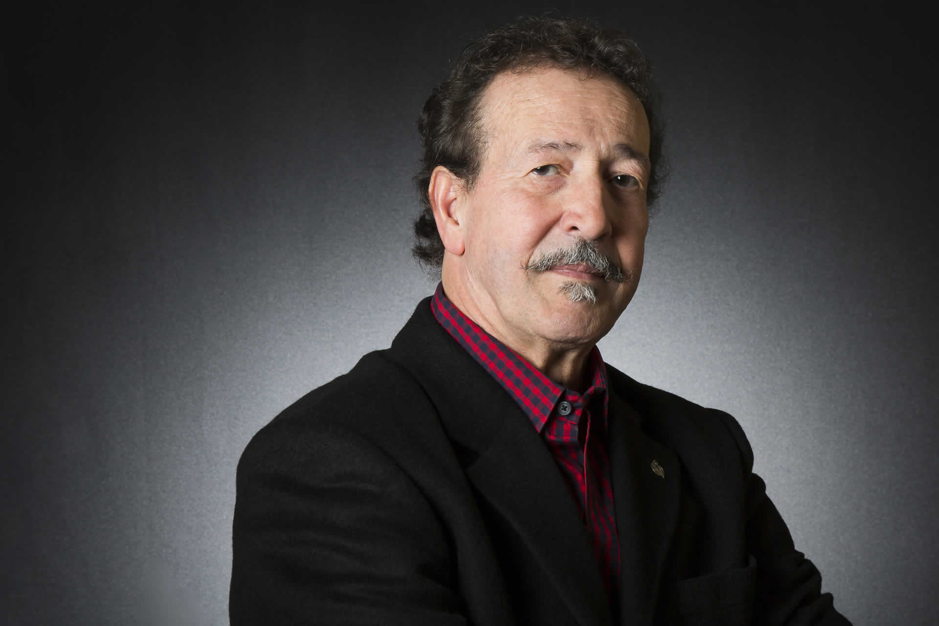 Marcel Khalifa salue Lounis Ait Menguellet avec émotion