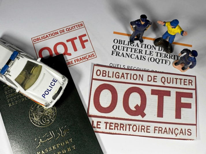 Algérien relaxé : Comment a-t-il échappé à l'OQTF ?