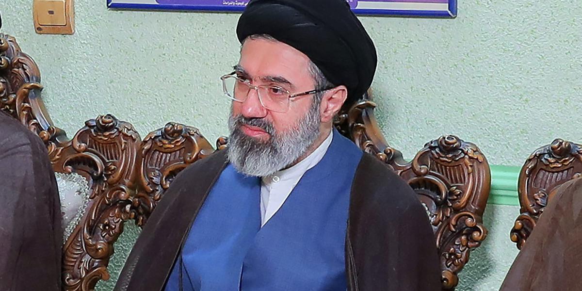 Mojtaba Khamenei : mystère et rumeurs autour de sa santé inquiètent l’Iran