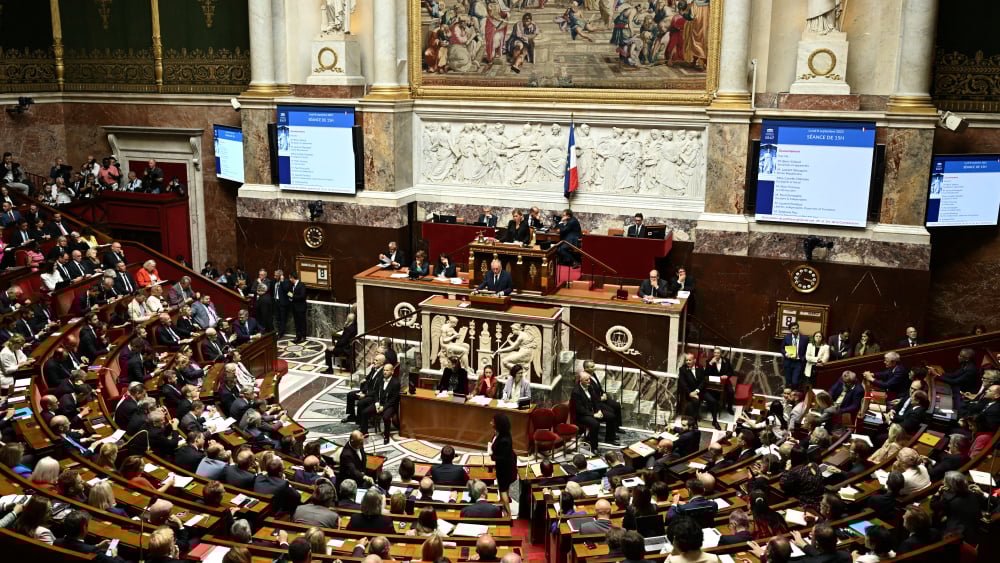 Accord France-Algérie : ce vote surprise qui divise l'Assemblée