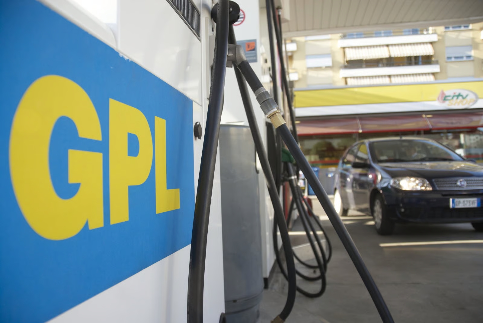 Fin de l’exonération du GPL : la vignette auto devient obligatoire dès 2026 !