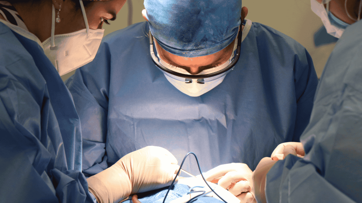 Pterygium Colli : chirurgie inédite en Algérie sur une fillette de 4 ans