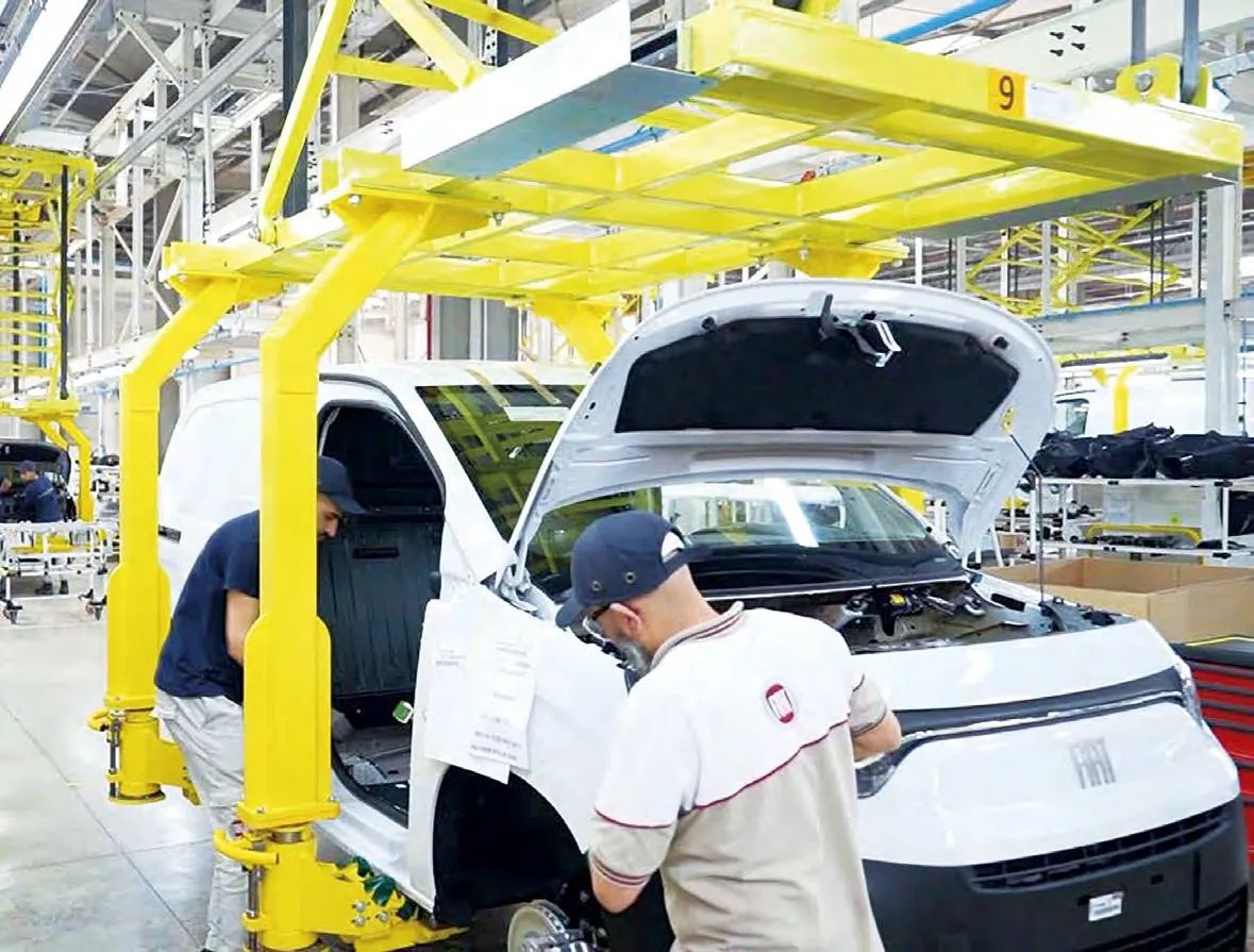 Algérie : 2 500 experts relancent l’industrie automobile