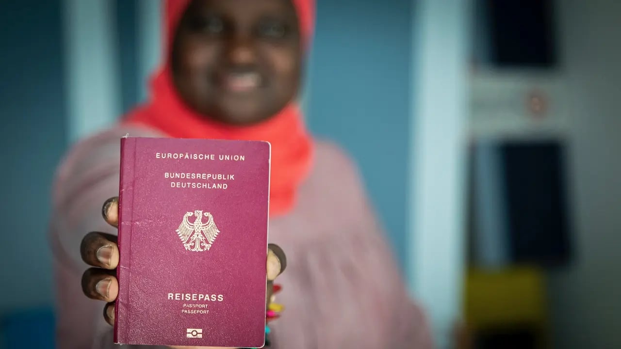 Fin de la naturalisation en 3 ans pour les immigrés en Allemagne