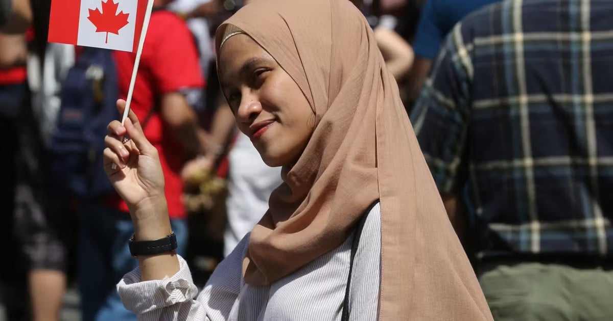 Le Québec bannit le voile à l’école et crée la polémique