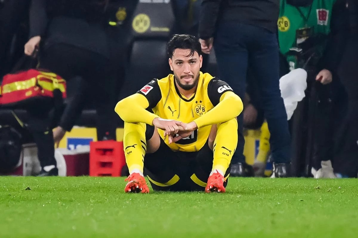 Ramy Bensebaini atteint 100e carton jaune