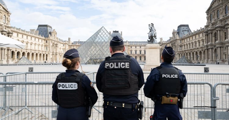 Arrestation à Roissy après le casse du siècle au Louvre