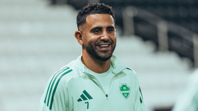 Mahrez tranche son avenir avec Al-Ahli : la décision est tombée