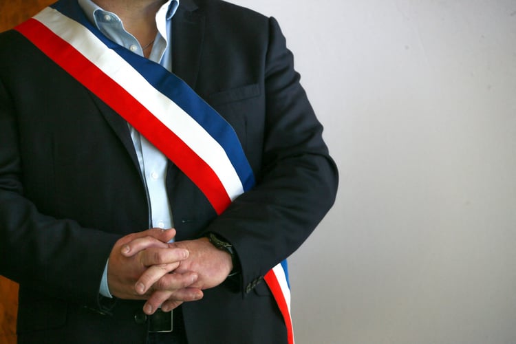 Un maire démissionne face à un mariage sous OQTF