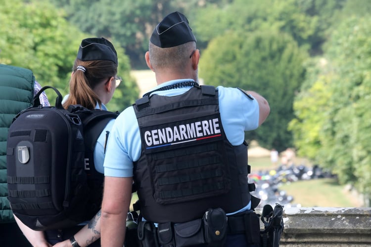 Un gendarme algérien raconte les insultes qui choquent