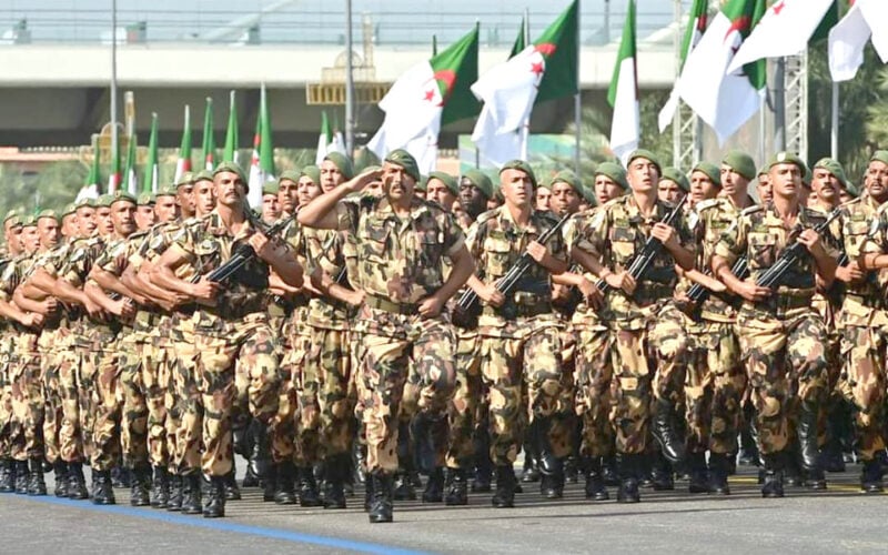 Algérie : un hommage émouvant à ses trois héros militaires