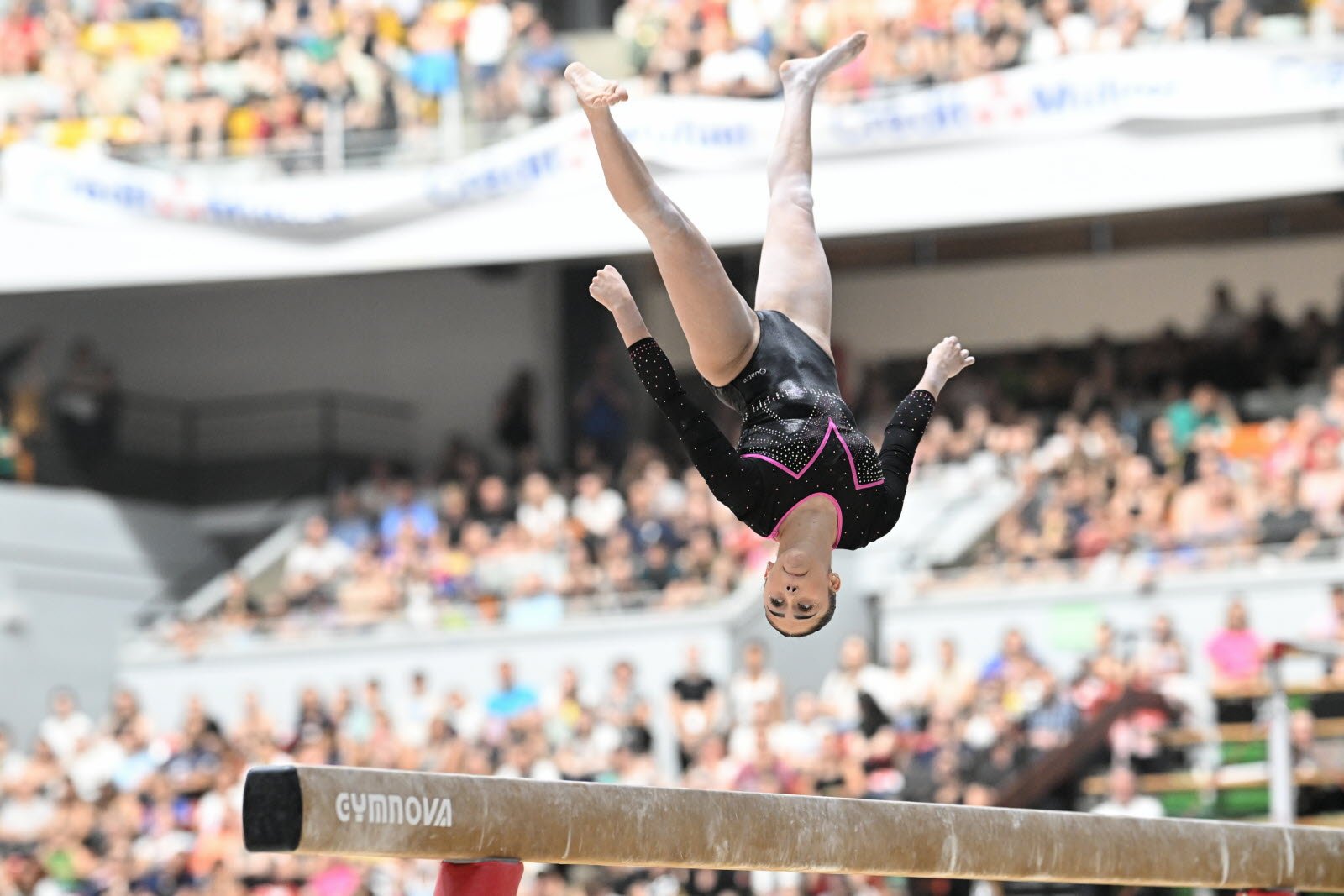 Djenna Laroui : une décision qui déclenche la polémique
