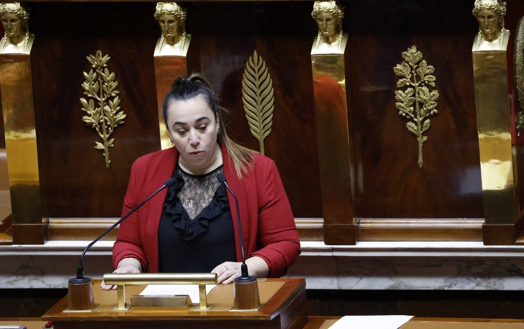 Menacée pour ses propos sur l’Algérie : qui est Sabrina Sebaihi ?