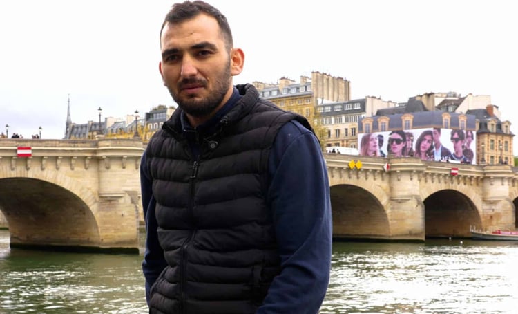Héroïque : un Algérien plonge dans la Seine pour sauver une vie malgré sa phobie de l’eau