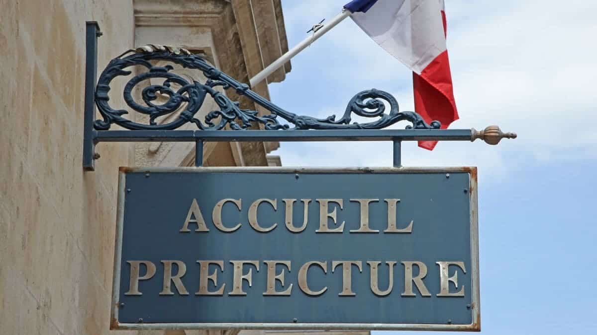 Victoire judiciaire : un Algérien obtient son titre de séjour !