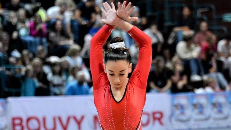 Découvrez la nouvelle étoile Franco-Algérienne du gymnastique !