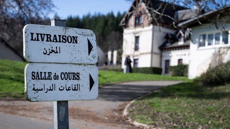 Choc en France : Paris dissout l’Institut des imams de Bourgogne, accusé de dérives islamistes