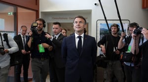 Médecins algériens en France : la déclaration de Macron qui relance la polémique