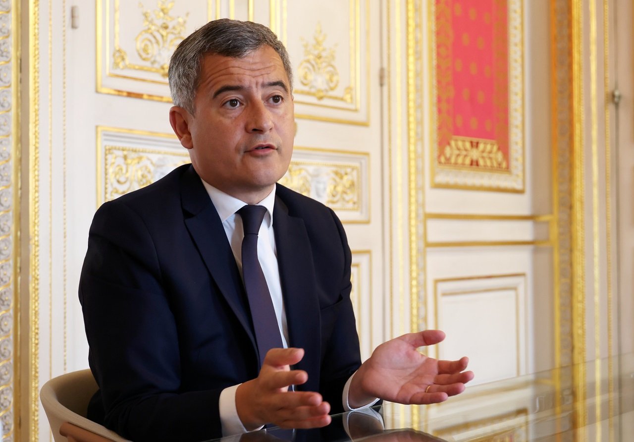 France : Darmanin veut durcir l'accès aux titres de séjour