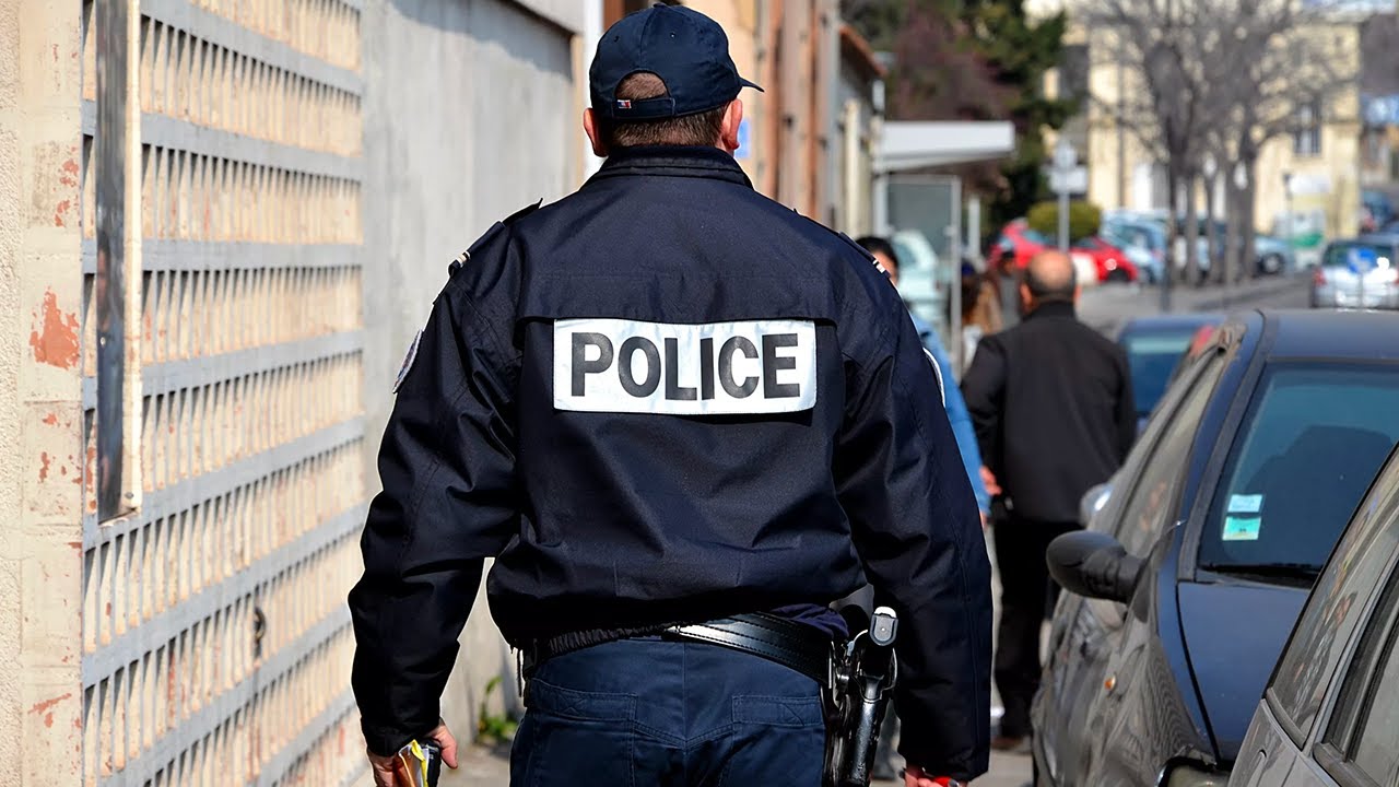 Algérien agresse un policier à Marseille : expulsion express