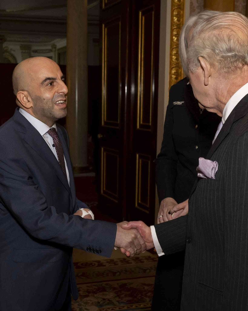 Un Algérien décoré par le roi Charles pour son héroïsme