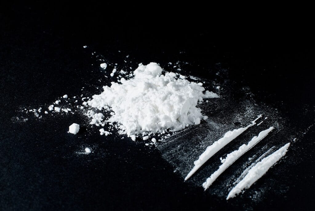 Cocaïne, football et scandale : un joueur algérien arrêté, la FAF sous pression !