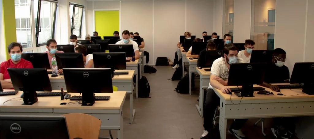 L’Algérie lance sa première école en informatique quantique