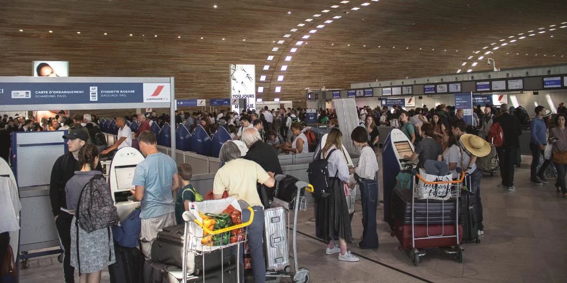 Voyageur intercepté à Alger avec 120 000 € en liquide