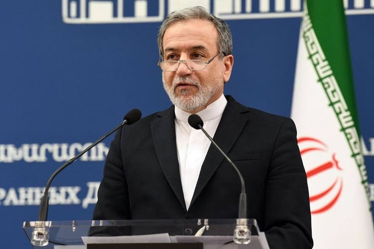Ali Larijani Refuse Tout Dialogue avec les USA
