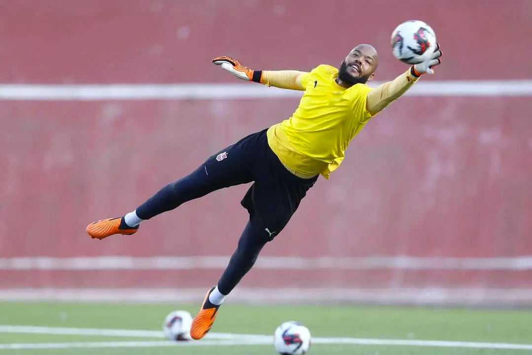 Départ surprise de Mbolhi : que se passe-t-il à Mostaganem ?