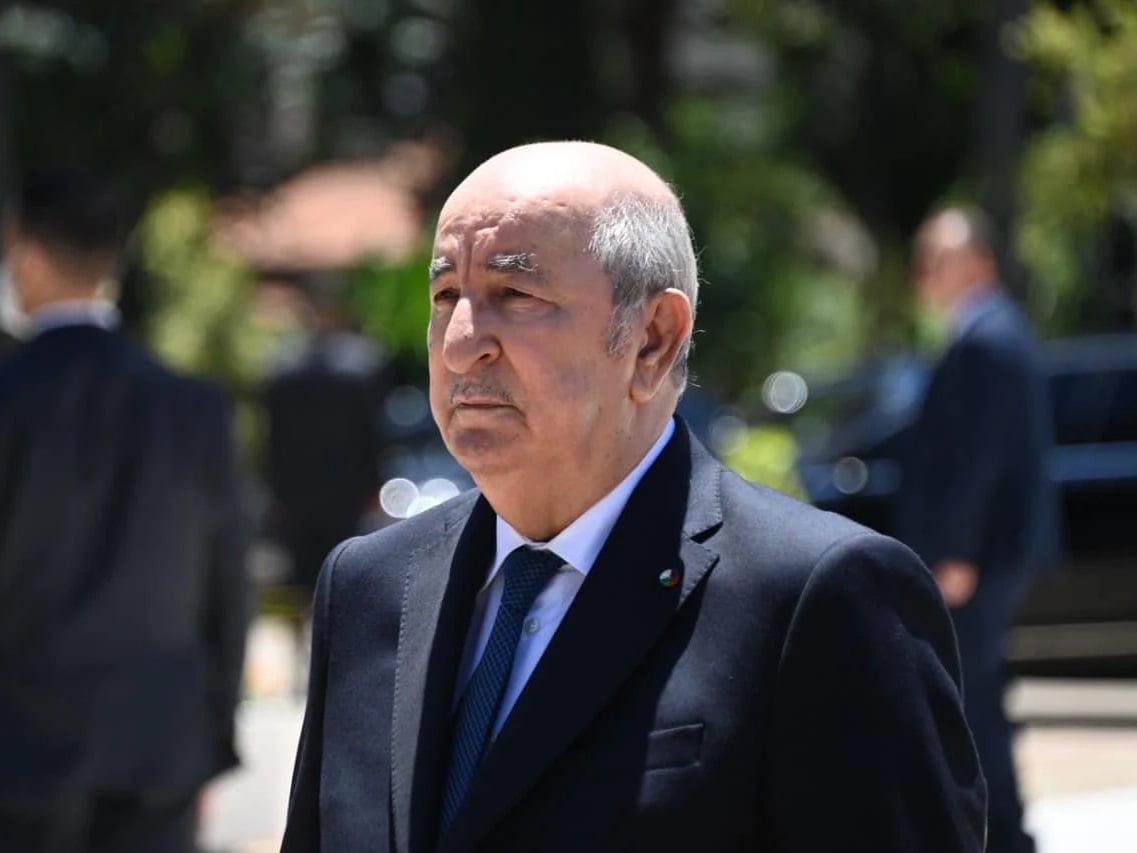 Tebboune surprend l’équipe d’Algérie avec un geste fort 2 Tebboune surprend l’équipe d’Algérie avec un geste fort