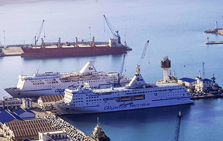 Algérie été 2026 : nouvelles mesures sur le transport de véhicules en ferry, interdiction des voitures neuves et utilitaires à Alger et Oran du 15 juin au 15 septembre.