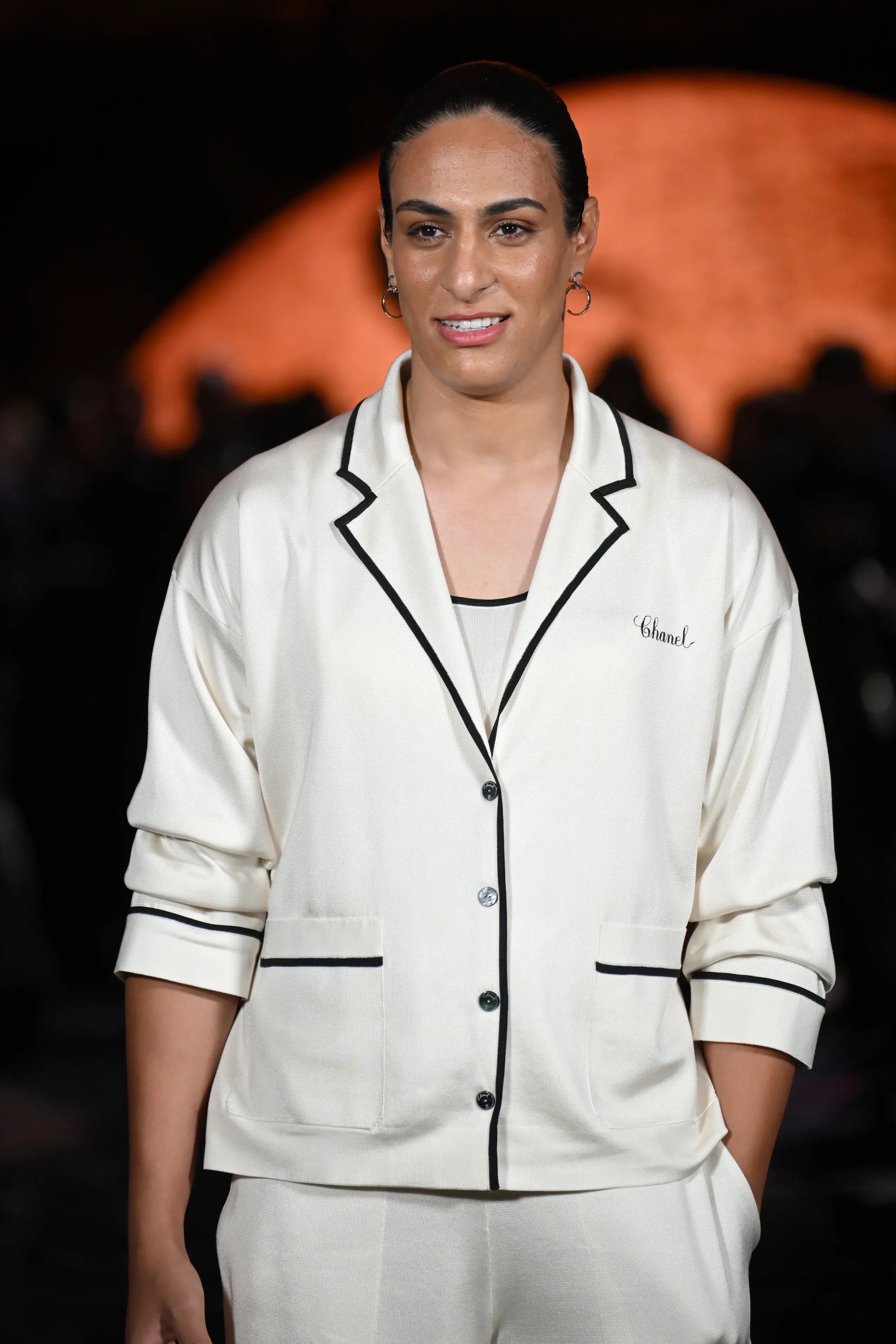 Imane Khelif éblouit au défilé CHANEL à Paris