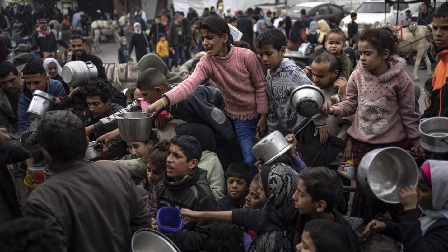 Famine à Gaza : des civils s’écroulent dans les rues sous les yeux du monde entier