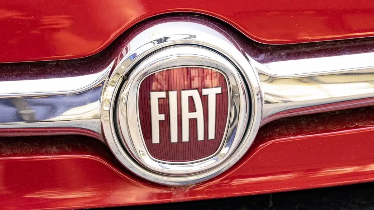 Il revend 100 Fiat Doblo au noir en Algérie et se fait arrêter