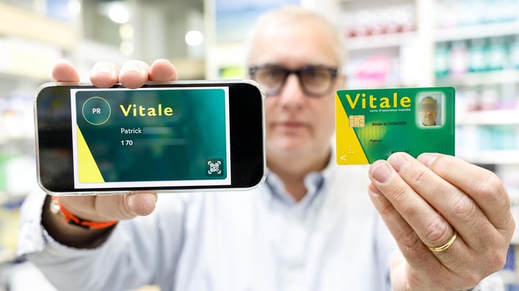 Carte Vitale sur smartphone : ce qui change pour les étrangers