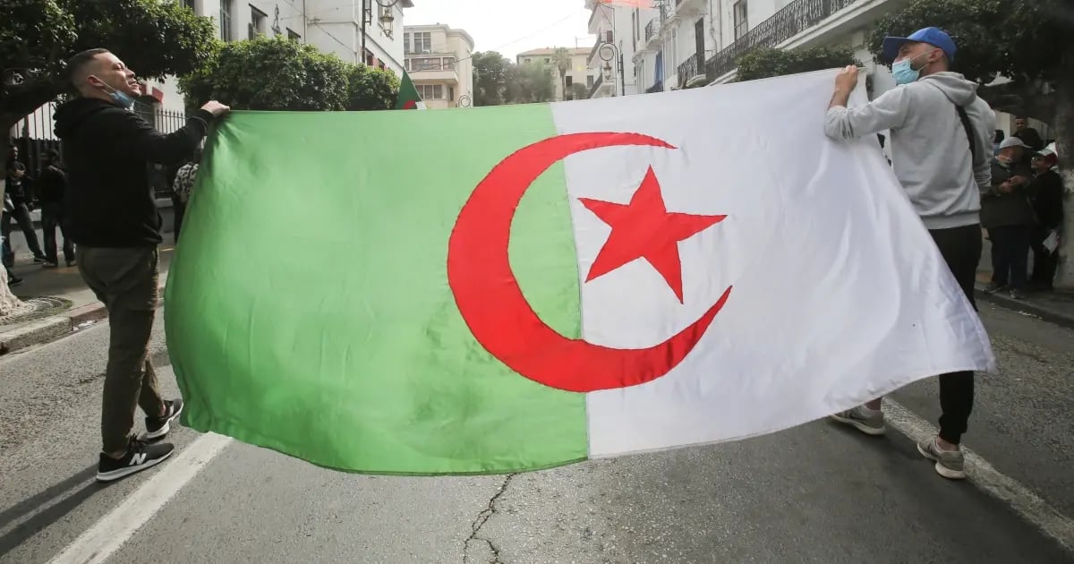 Le drapeau algérien flotte au Maroc : découvrez pourquoi