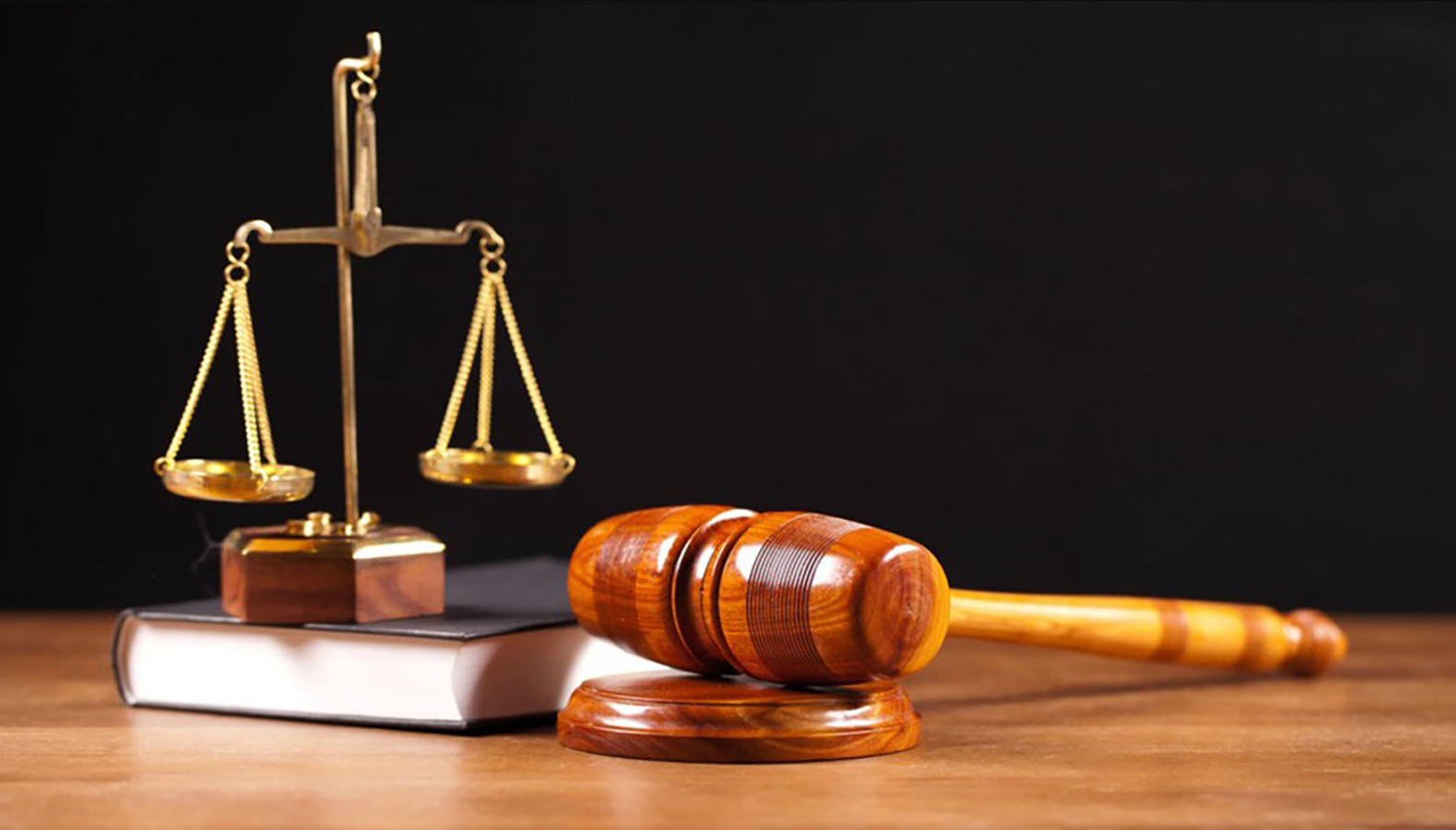 Accusé surprend le tribunal en filmant le procureur général
