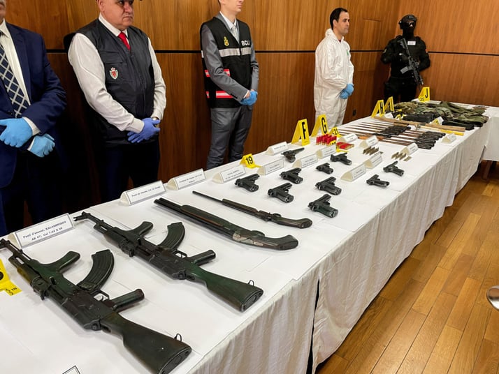 Tentative d'armes déjouée en Algérie : les images choc