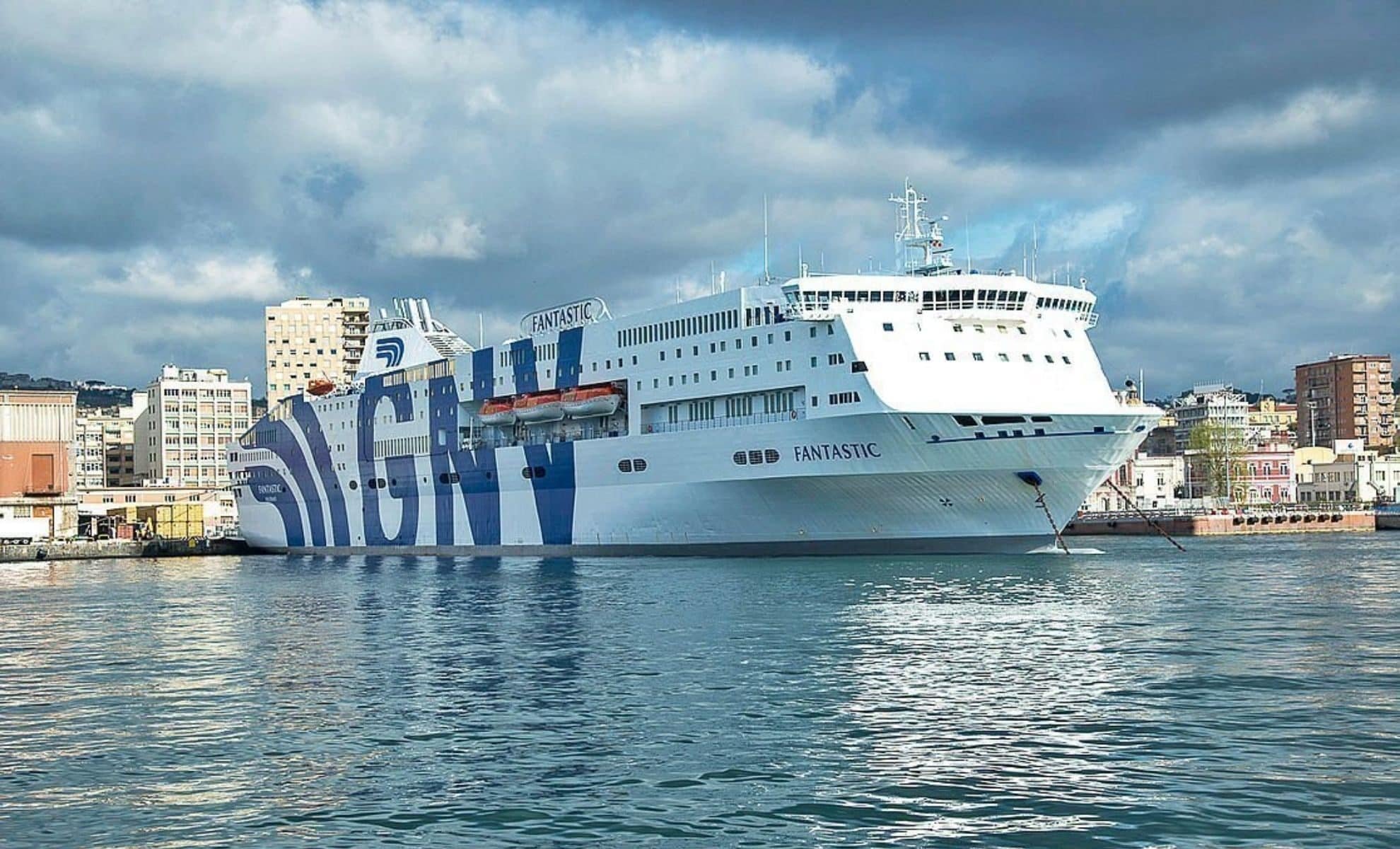 Voyages France-Algérie en voiture dès 275 € avec le GNV