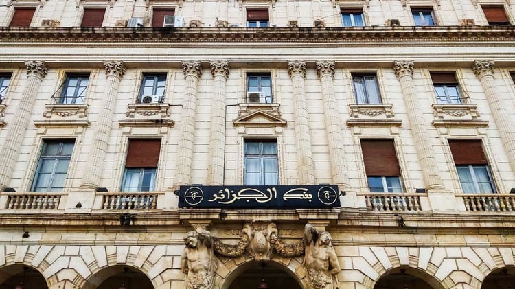 Découvrez comment la Banque d'Algérie ajuste son taux de change