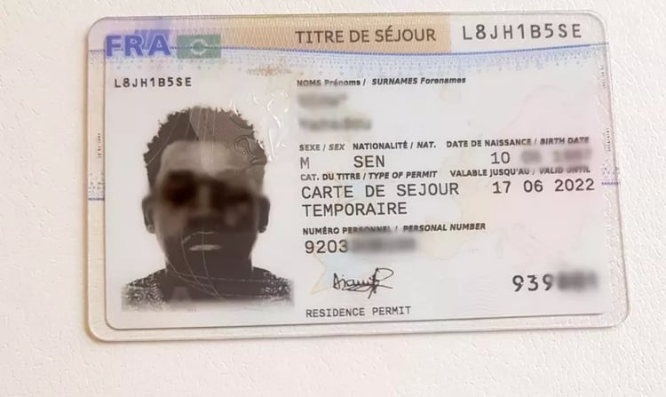 Tarifs en hausse en 2026 pour titres de séjour et naturalisation