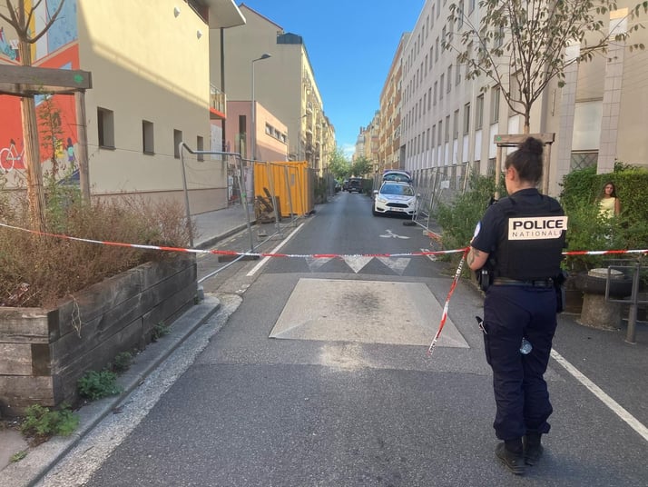 Drame familial en France : une mère et ses enfants retrouvés morts