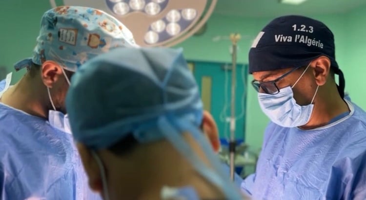 Pterygium Colli : chirurgie inédite en Algérie sur une fillette de 4 ans