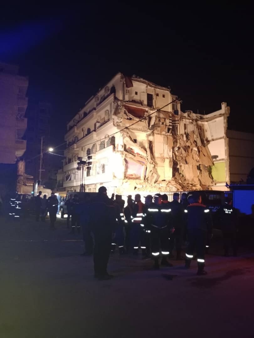 Effondrement d’immeuble à Alger : une nuit de chaos à Hussein Dey (images)
