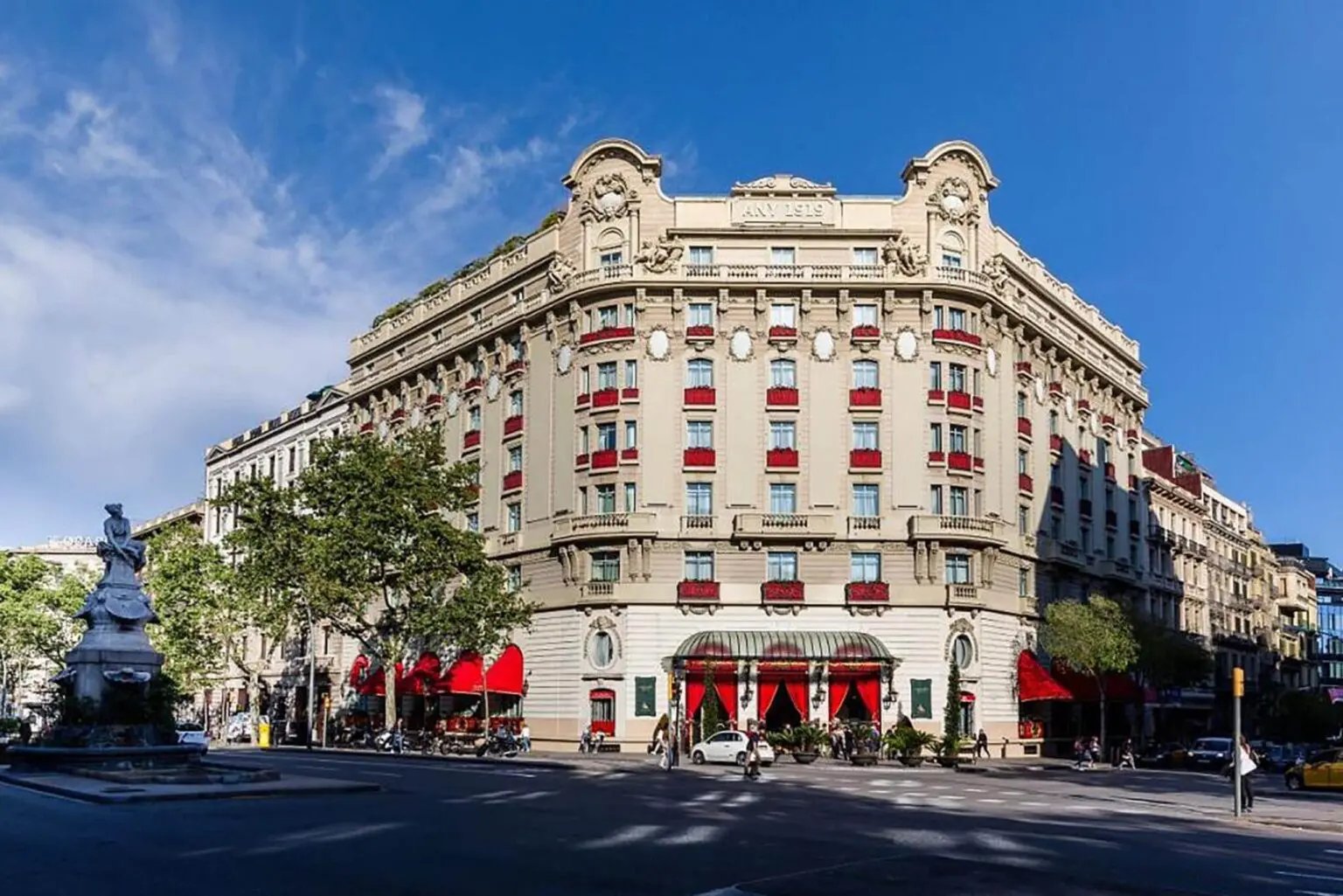 Récupération d'un Hôtel Iconique à Barcelone par l'Algérie